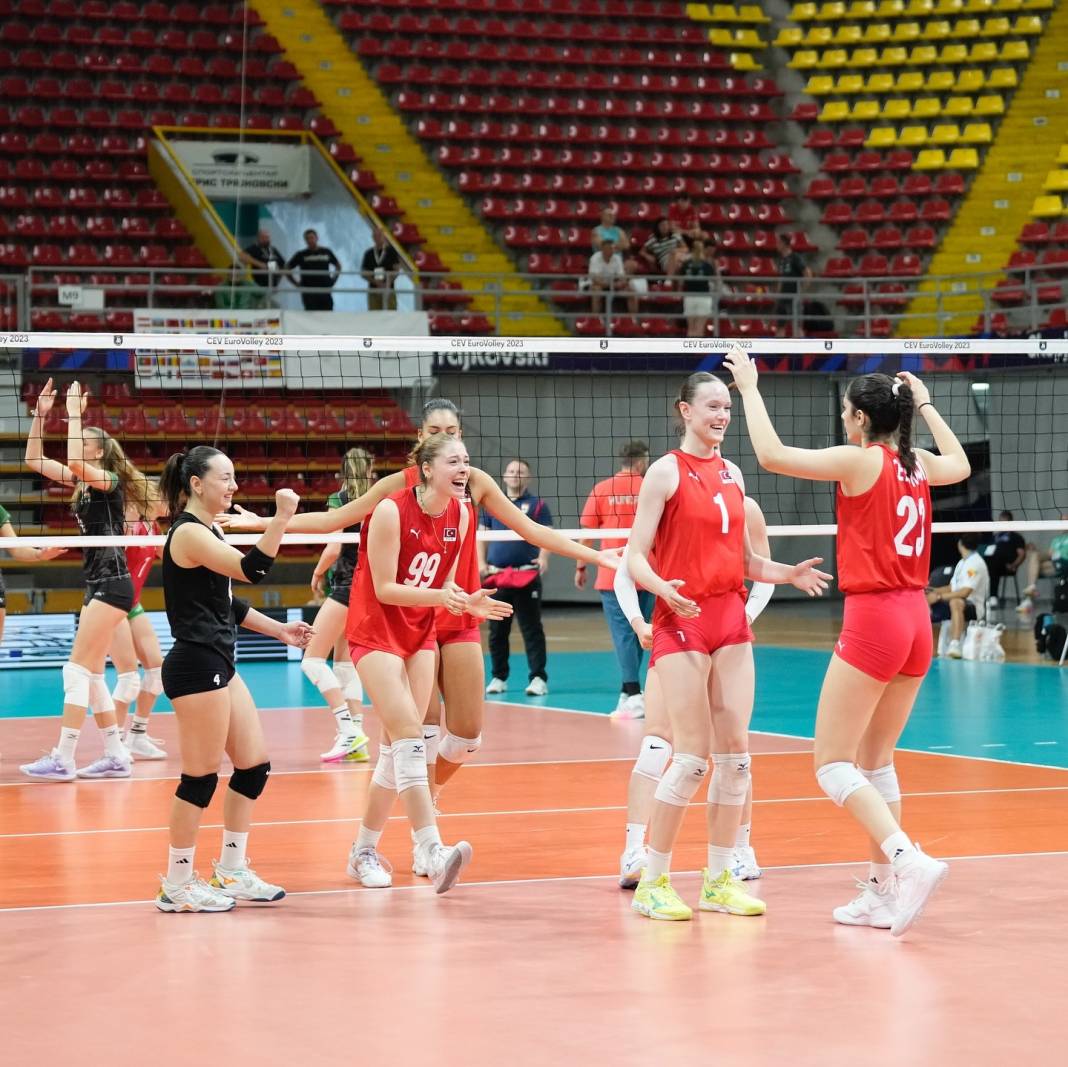 Harikasınız kızlar: Milli takım finalde 4